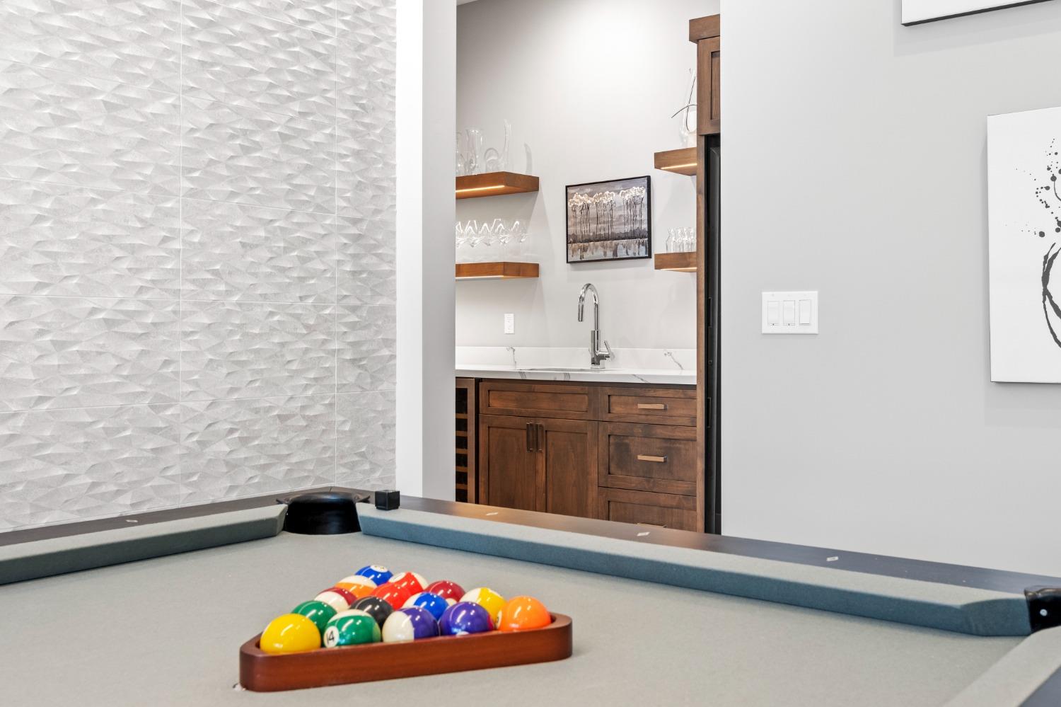Detail Gallery Image 23 of 73 For 8452 Jomar Ln, Fair Oaks,  CA 95628 - 4 Beds | 4/1 Baths