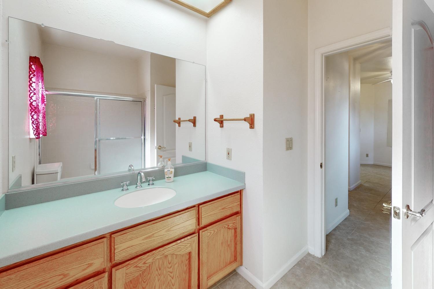 Detail Gallery Image 13 of 81 For 1612 Portofino Dr, Yuba City,  CA 95993 - 3 Beds | 2 Baths