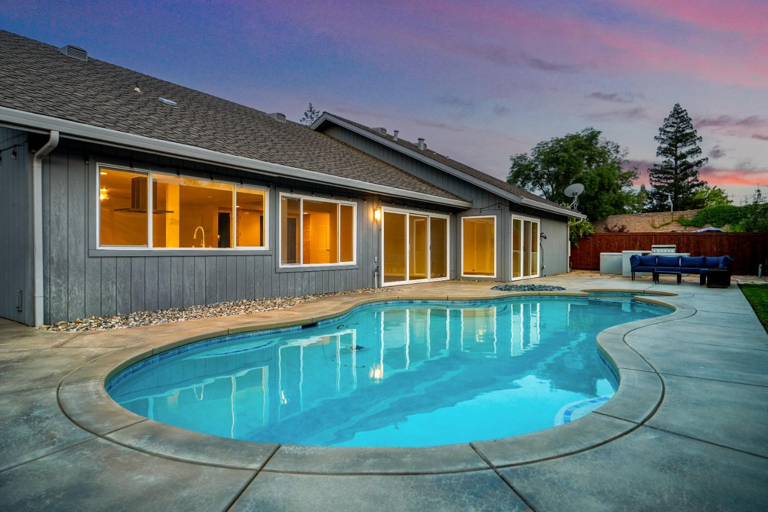 Detail Gallery Image 42 of 50 For 8907 Quail Hill Way, Fair Oaks,  CA 95628 - 3 Beds | 2 Baths