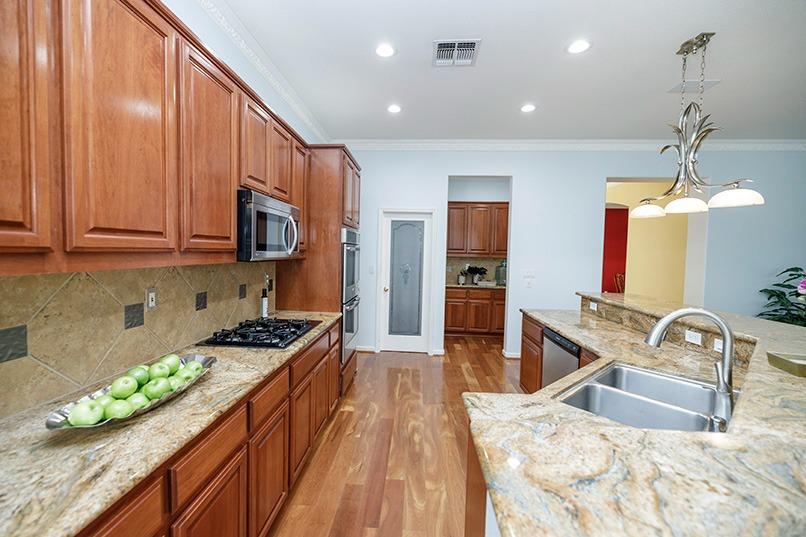 Detail Gallery Image 16 of 77 For 2001 Dayton Ave, Modesto,  CA 95356 - 3 Beds | 3 Baths