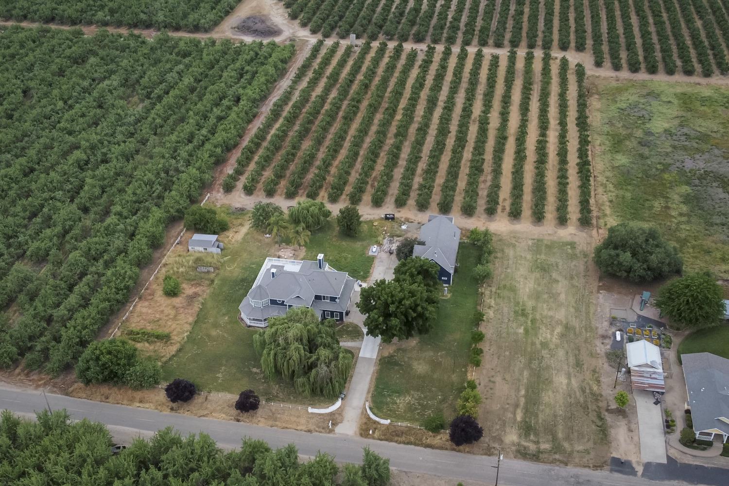 Detail Gallery Image 6 of 89 For 13247 Vineyard Road, Waterford,  CA 95386 - 5 Beds | 4 Baths