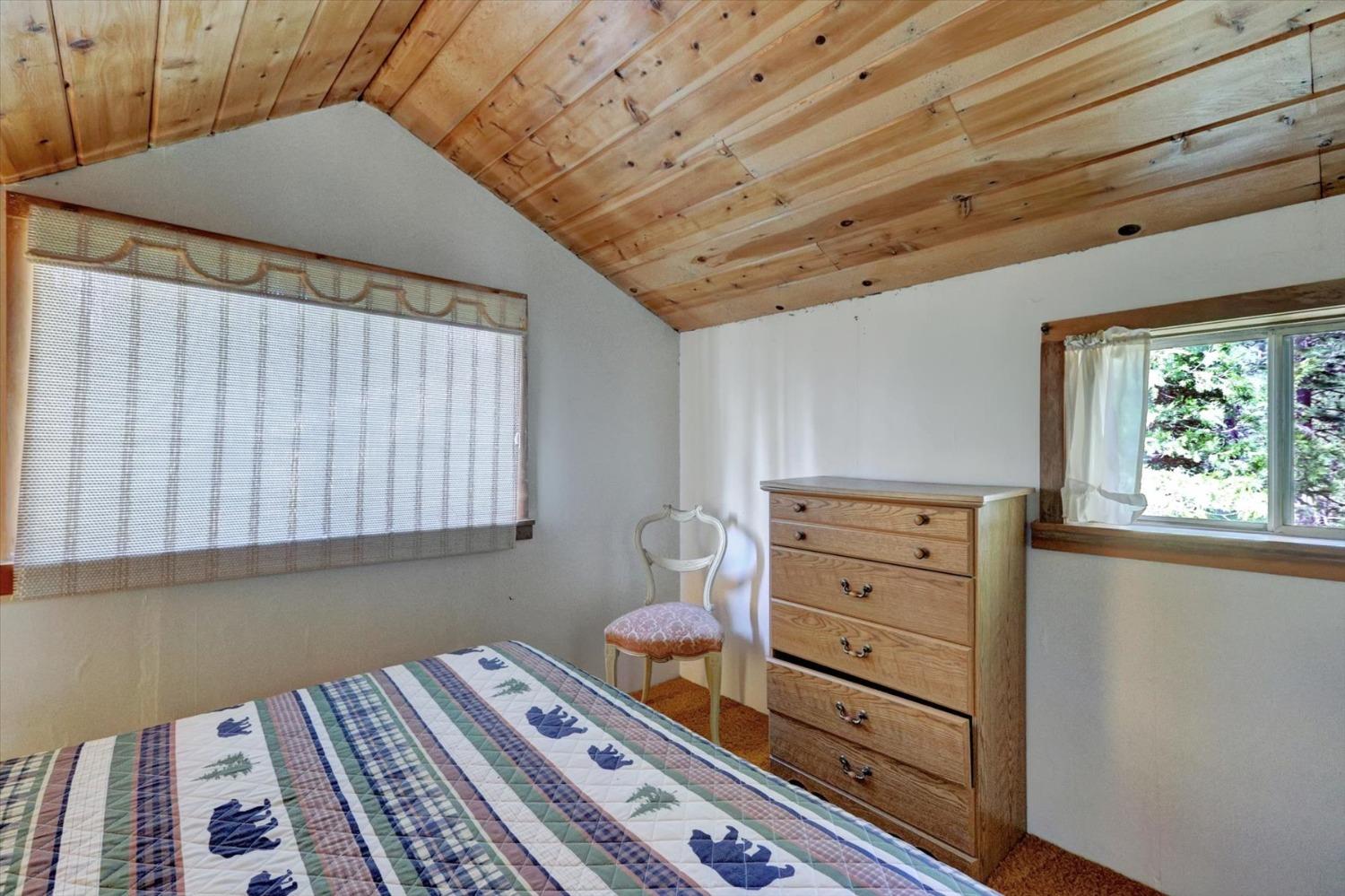 Detail Gallery Image 24 of 59 For 2051 Warren Hill Rd, Strawberry Valley,  CA 95981 - 1 Beds | 1 Baths