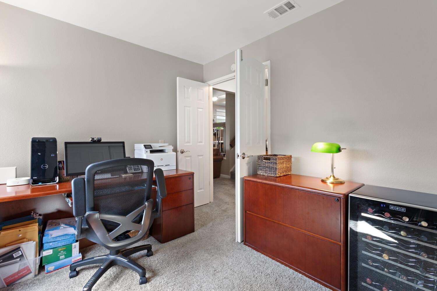 Detail Gallery Image 34 of 56 For 19 Green Mist Ct, Sacramento,  CA 95831 - 4 Beds | 3 Baths