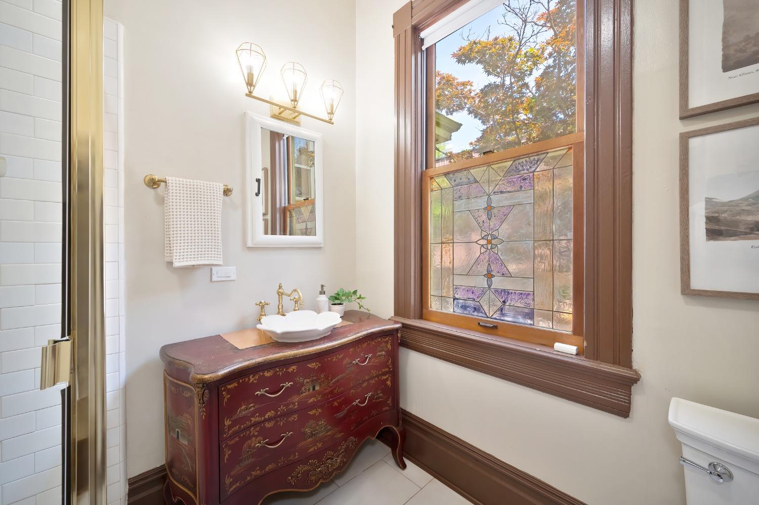 Detail Gallery Image 18 of 40 For 1111 U St, Sacramento,  CA 95818 - 4 Beds | 3/1 Baths