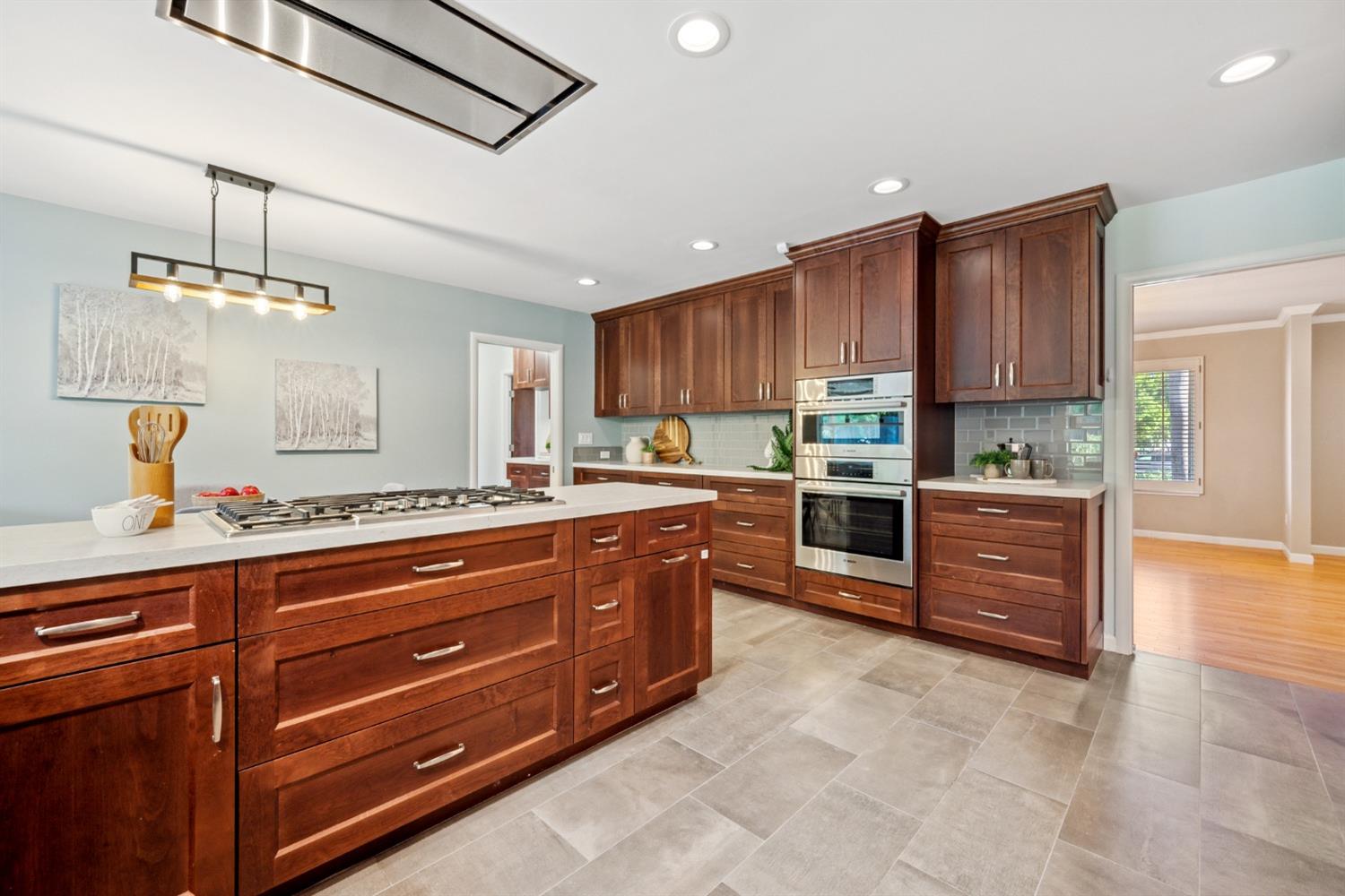 Detail Gallery Image 23 of 65 For 2751 American River Dr, Sacramento,  CA 95864 - 4 Beds | 3 Baths