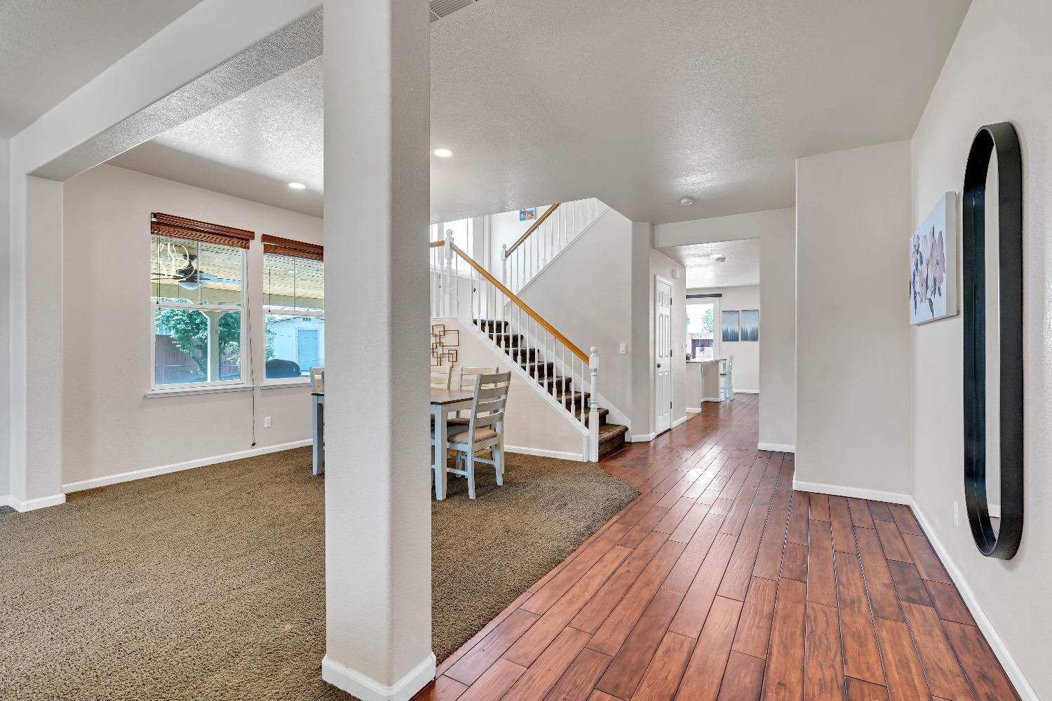 Detail Gallery Image 5 of 36 For 3819 Escena Ct, Turlock,  CA 95382 - 5 Beds | 3 Baths