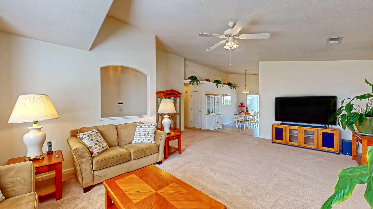 Detail Gallery Image 8 of 35 For 6007 Lenay Way, Riverbank,  CA 95367 - 3 Beds | 2 Baths
