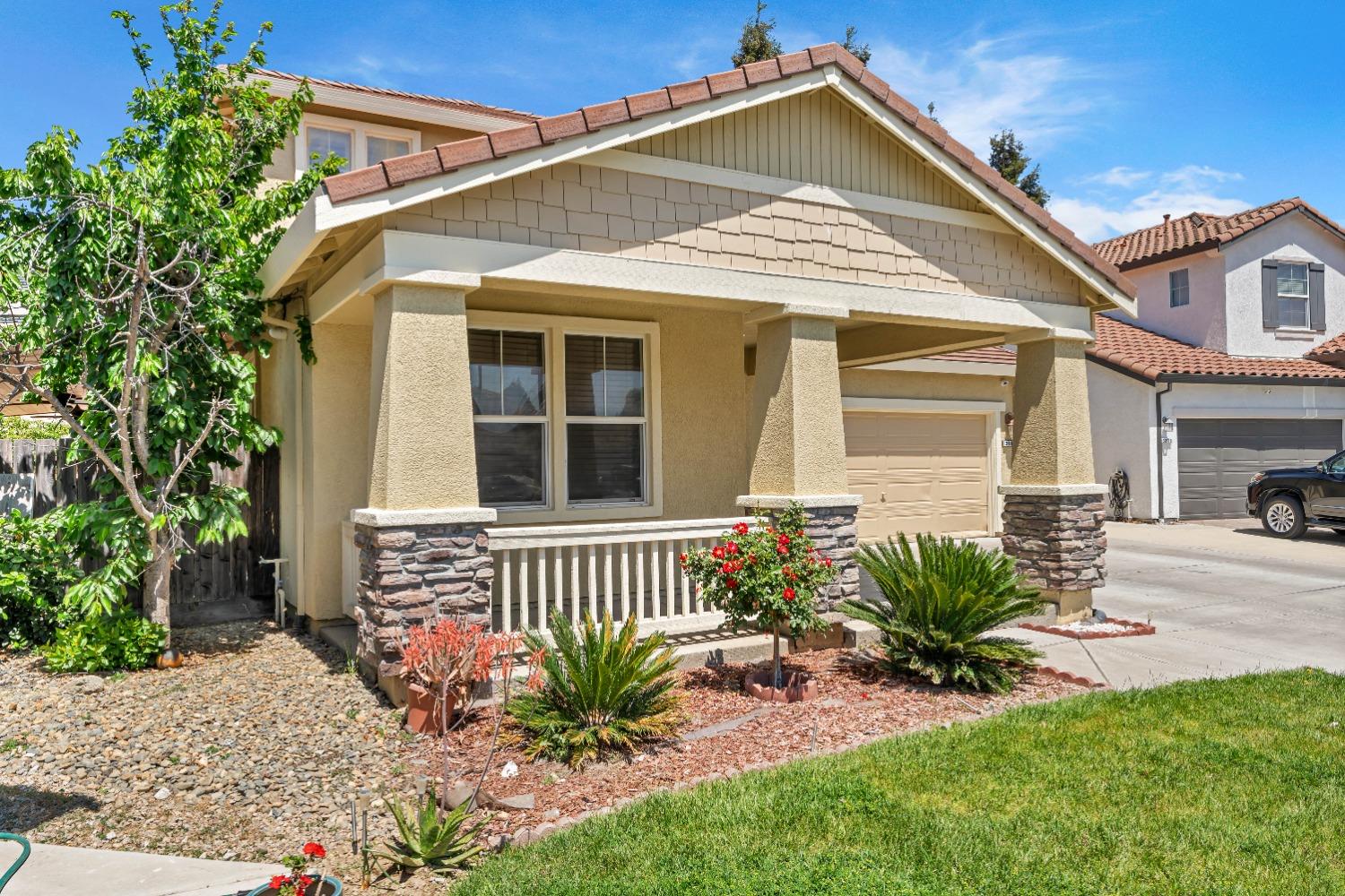 Detail Gallery Image 1 of 36 For 3819 Escena Ct, Turlock,  CA 95382 - 5 Beds | 3 Baths