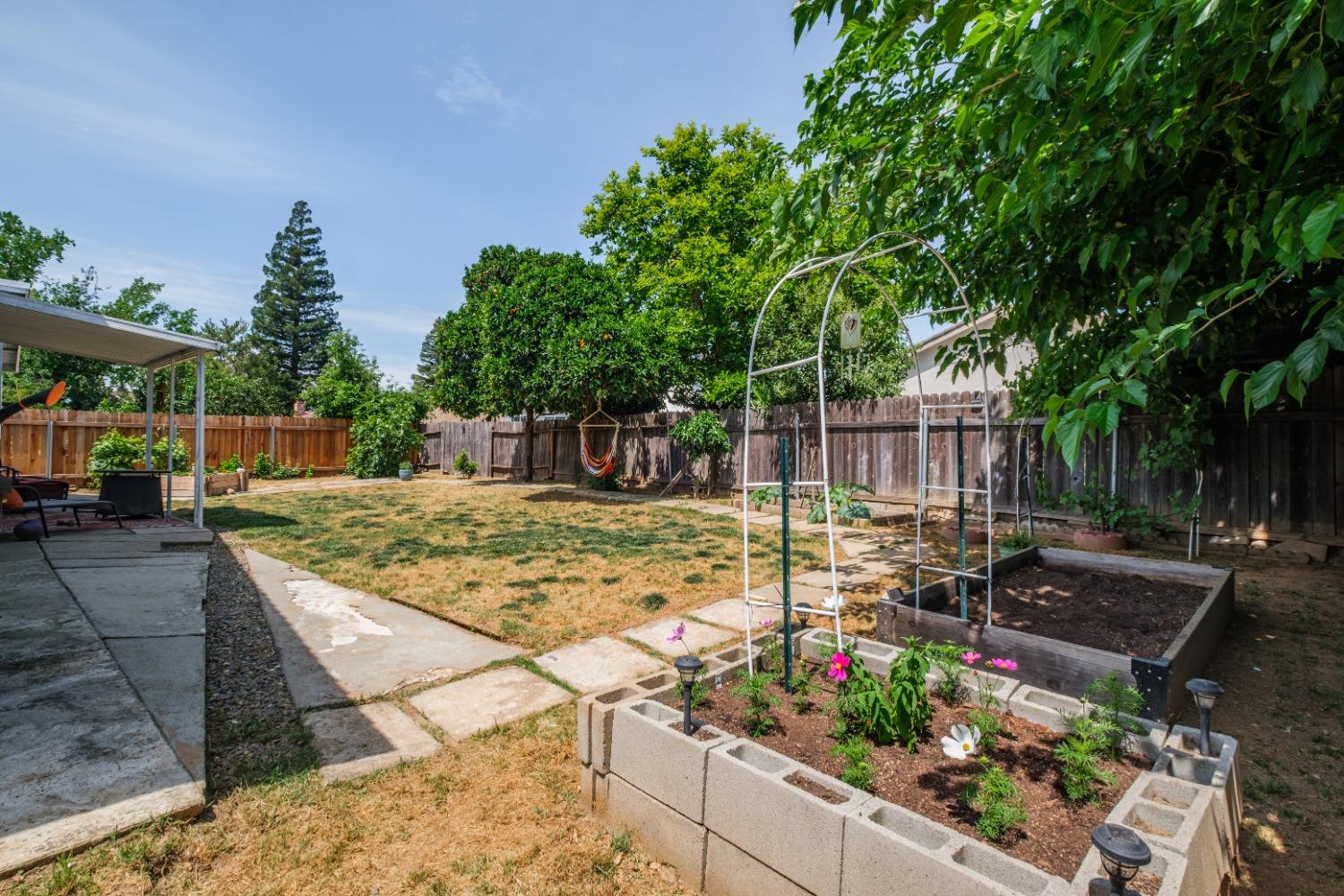 Detail Gallery Image 33 of 35 For 3121 Huntsman Dr, Sacramento,  CA 95826 - 3 Beds | 2 Baths