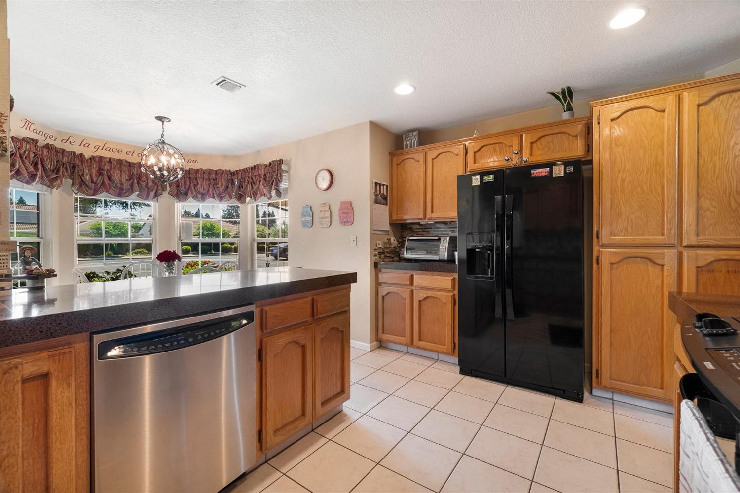 Detail Gallery Image 24 of 74 For 2460 Stabler Ln, Yuba City,  CA 95993 - 3 Beds | 2 Baths