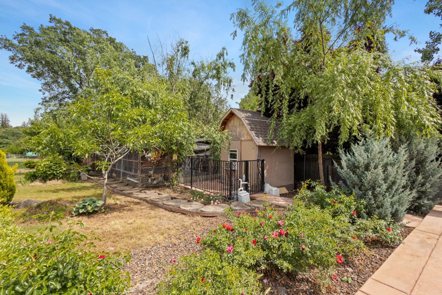 Detail Gallery Image 65 of 84 For 7964 Twin Oaks Ave, Citrus Heights,  CA 95610 - 3 Beds | 2/1 Baths