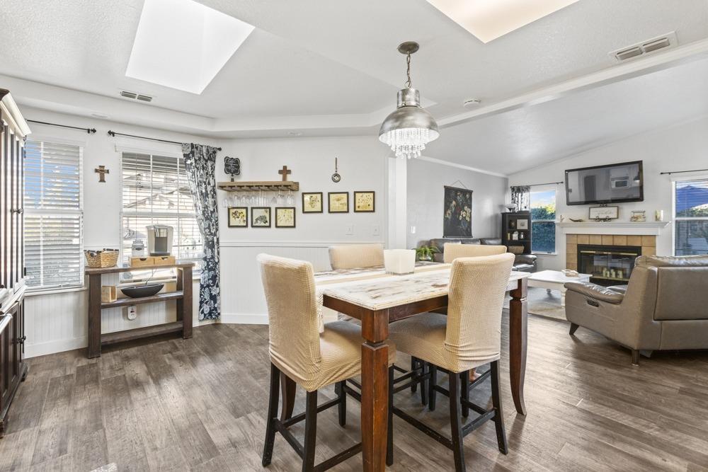 Detail Gallery Image 14 of 45 For 9524 Dunkerrin Way, Elk Grove,  CA 95758 - 3 Beds | 2 Baths