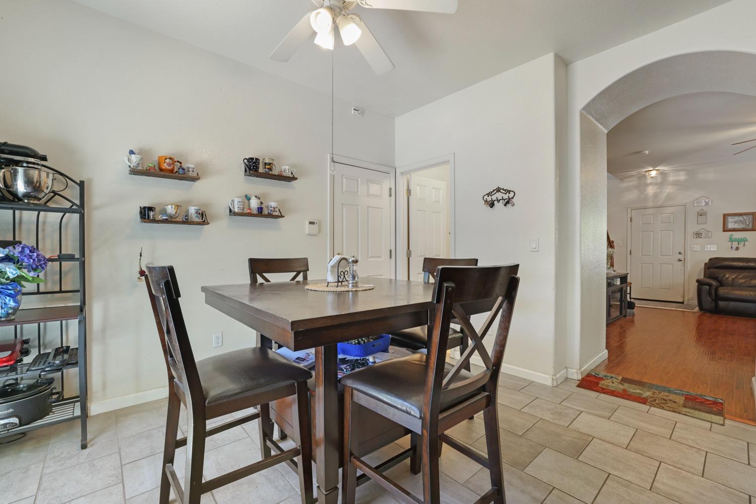 Detail Gallery Image 11 of 28 For 10680 Sellers Cir, Stockton,  CA 95209 - 3 Beds | 2/1 Baths