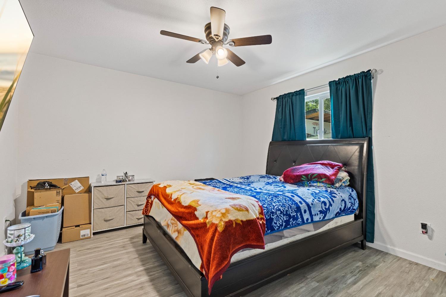 Detail Gallery Image 11 of 26 For 610 El Camino Ave, Sacramento,  CA 95815 - 5 Beds | 3 Baths
