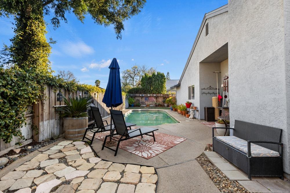 Detail Gallery Image 36 of 45 For 9524 Dunkerrin Way, Elk Grove,  CA 95758 - 3 Beds | 2 Baths