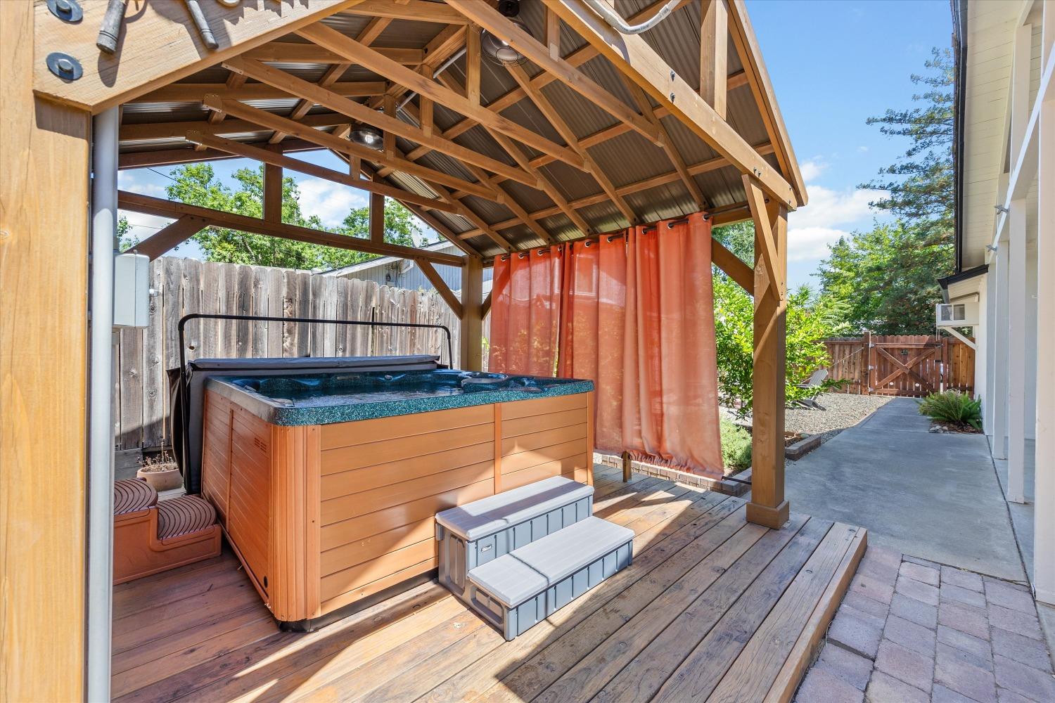 Detail Gallery Image 33 of 44 For 8175 Waikiki Dr, Fair Oaks,  CA 95628 - 4 Beds | 2 Baths