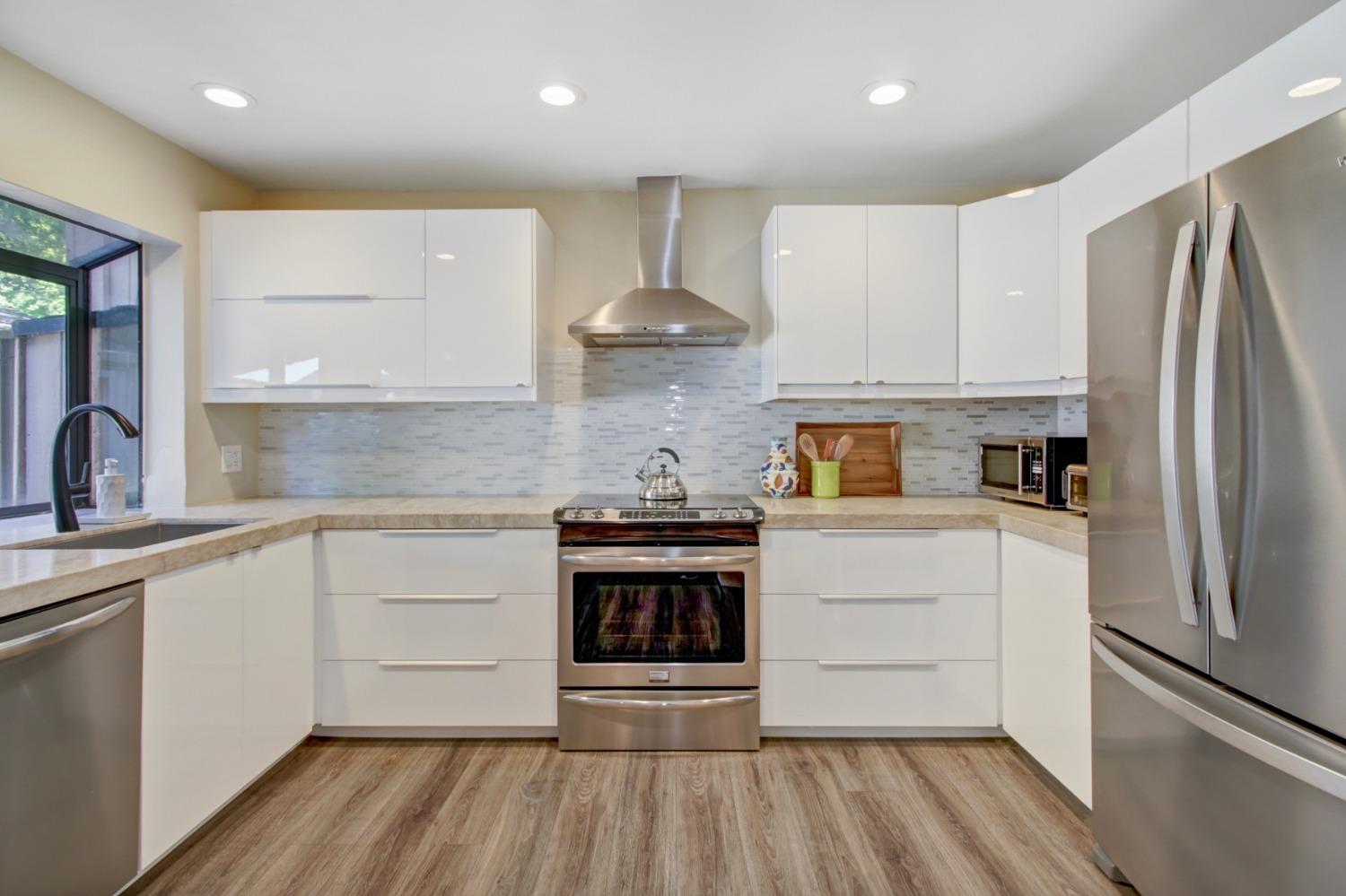 Detail Gallery Image 9 of 45 For 244 Hartnell Pl, Sacramento,  CA 95825 - 2 Beds | 2/1 Baths