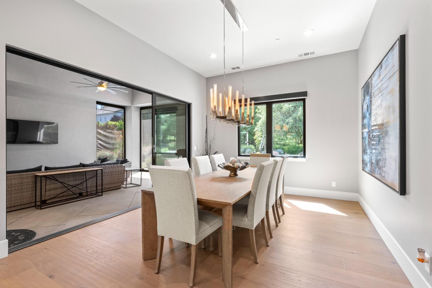 Detail Gallery Image 16 of 73 For 8452 Jomar Ln, Fair Oaks,  CA 95628 - 4 Beds | 4/1 Baths