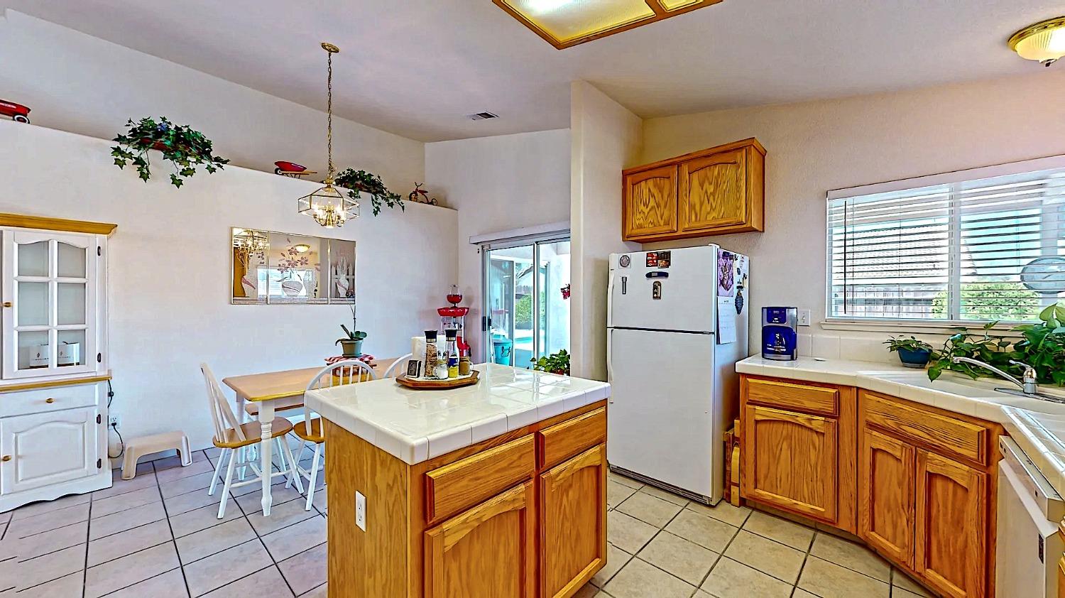 Detail Gallery Image 14 of 35 For 6007 Lenay Way, Riverbank,  CA 95367 - 3 Beds | 2 Baths