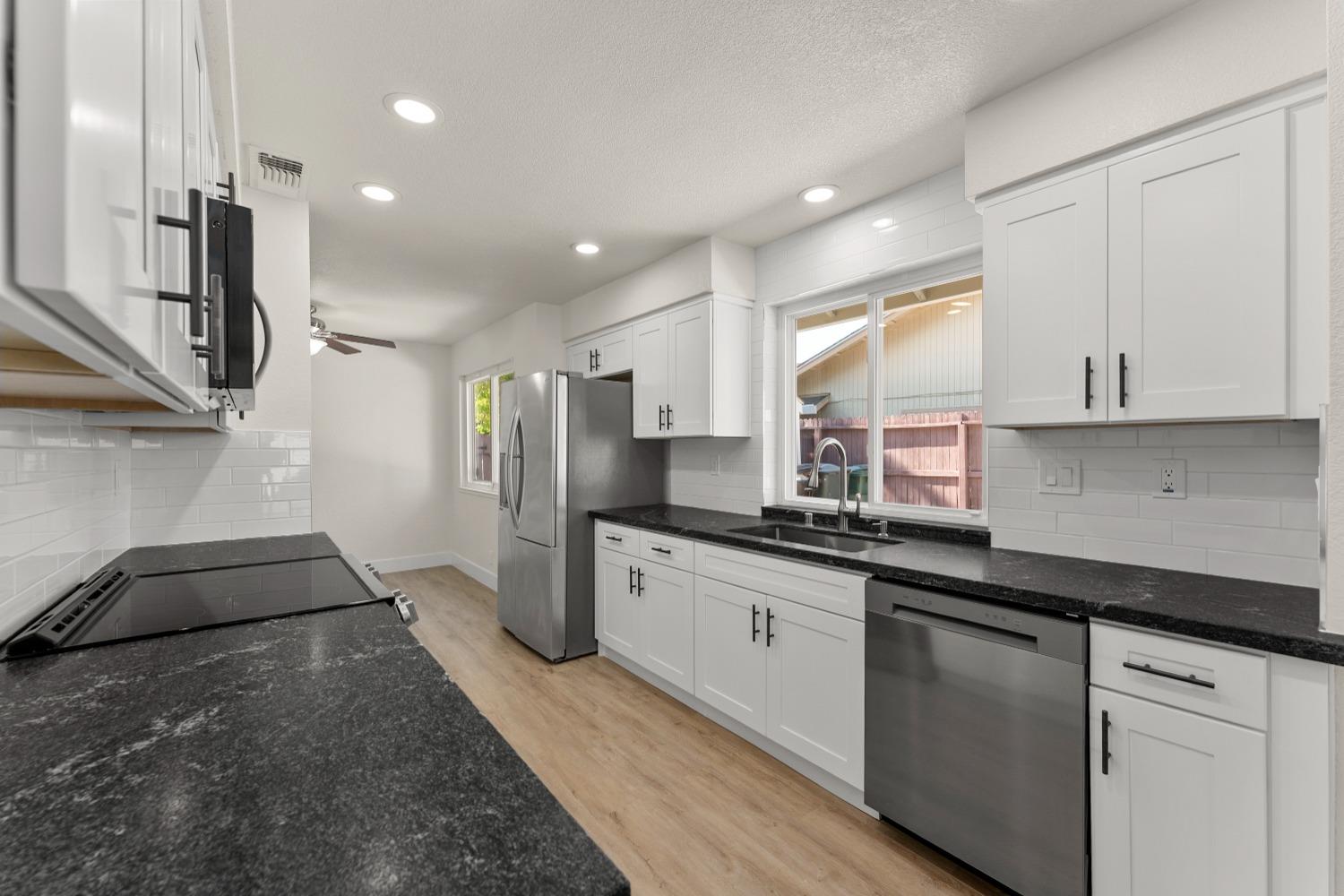 Detail Gallery Image 22 of 65 For 8340 Cypress Lake Ct, Antelope,  CA 95843 - 4 Beds | 2/1 Baths