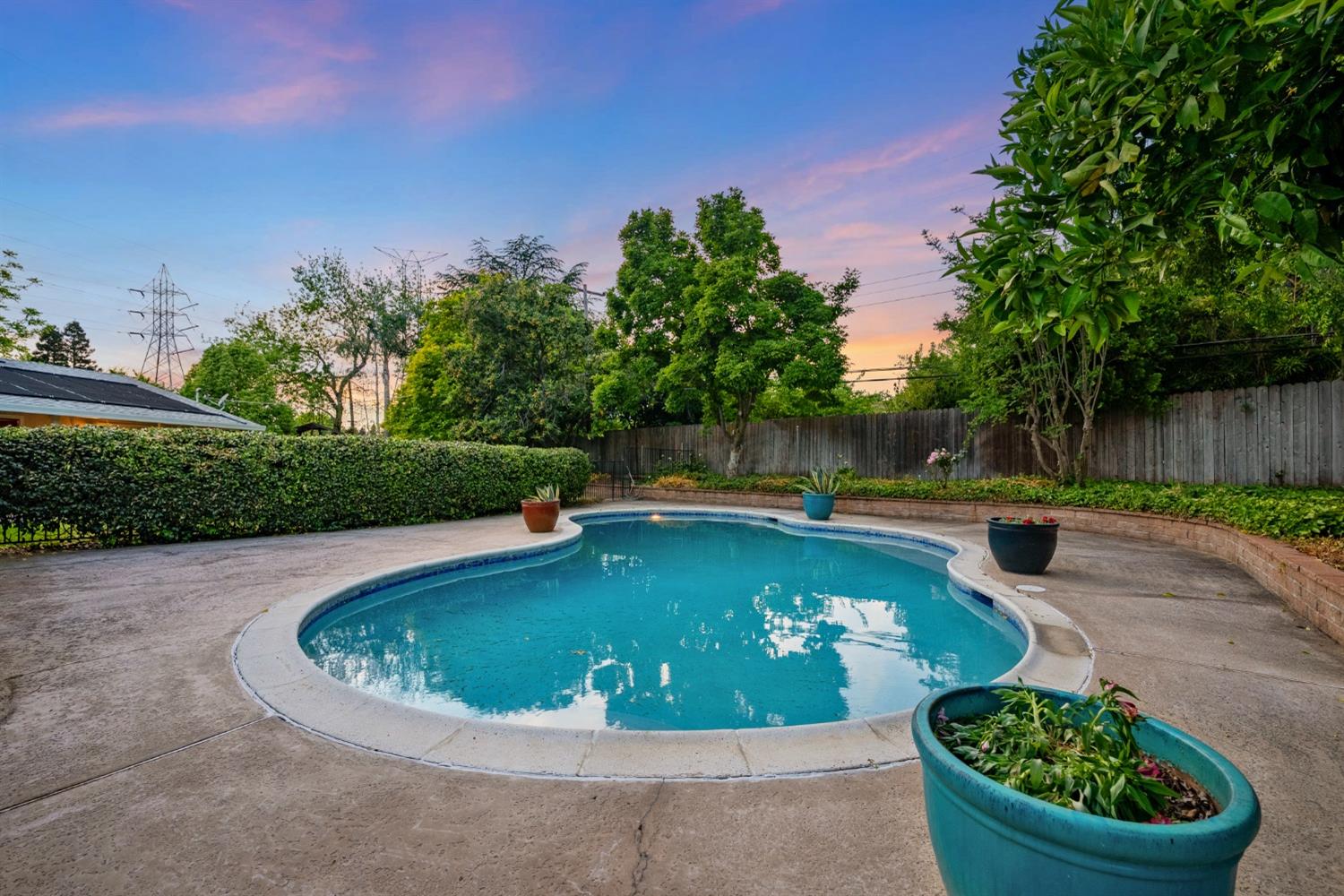 Detail Gallery Image 46 of 65 For 2751 American River Dr, Sacramento,  CA 95864 - 4 Beds | 3 Baths