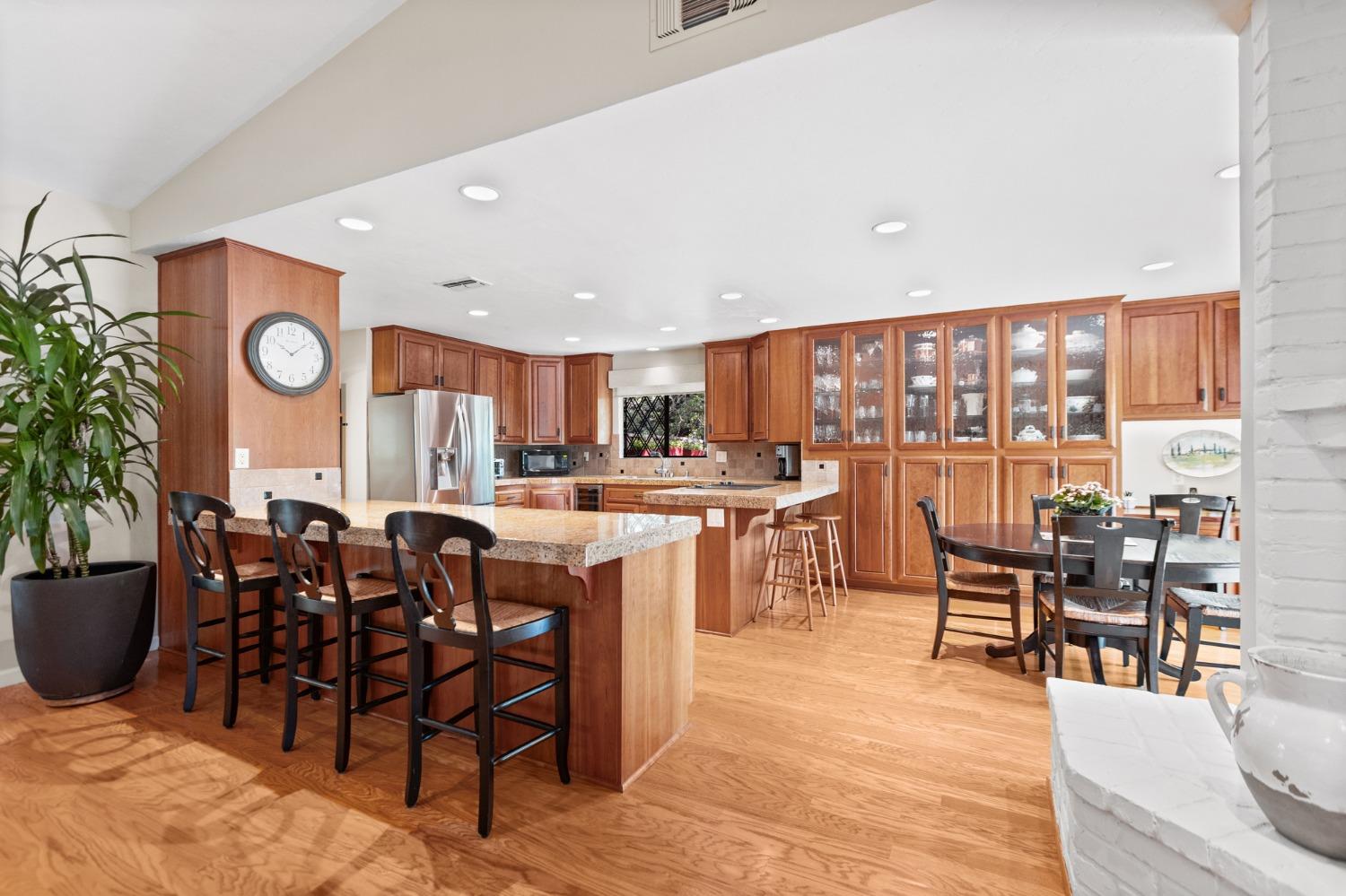 Detail Gallery Image 21 of 99 For 4010 Pretense Ct, Fair Oaks,  CA 95628 - 3 Beds | 3/1 Baths