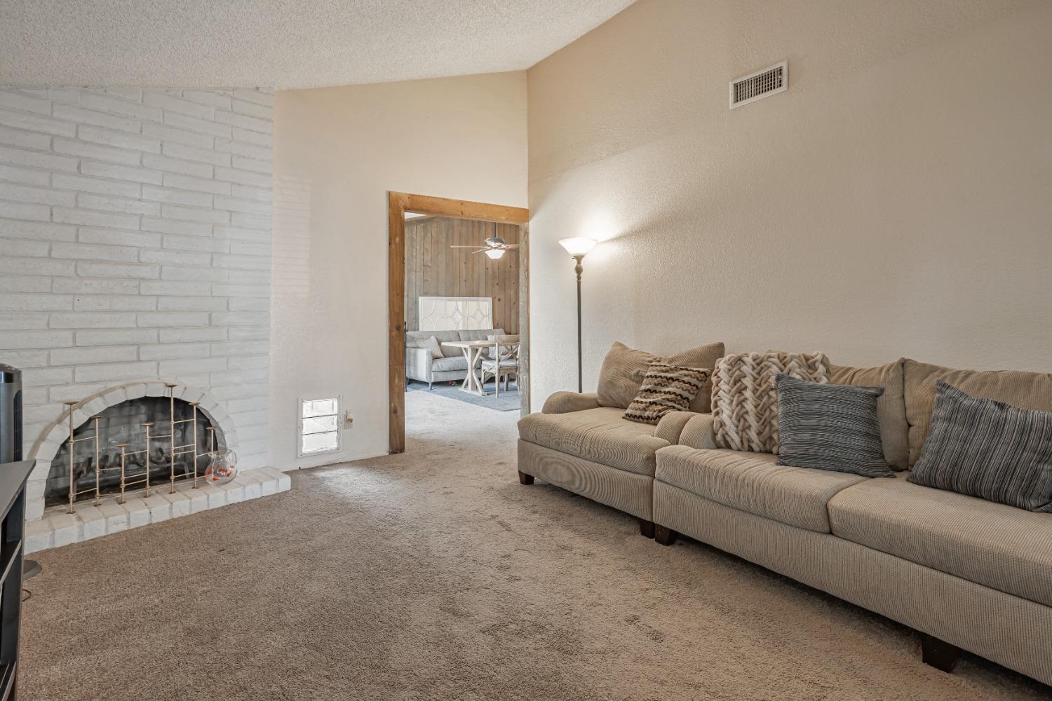 10982 Hirschfeld Way, Rancho Cordova, California image 7