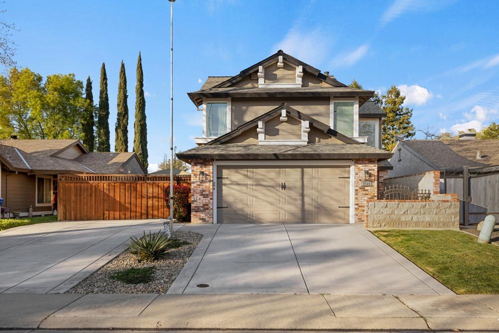 Detail Gallery Image 3 of 47 For 9523 Dunkerrin Way, Elk Grove,  CA 95758 - 3 Beds | 2/1 Baths