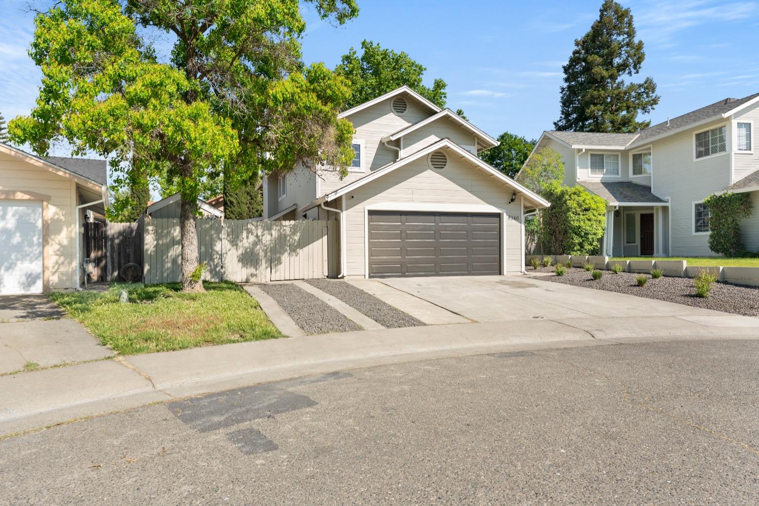 Detail Gallery Image 4 of 65 For 8340 Cypress Lake Ct, Antelope,  CA 95843 - 4 Beds | 2/1 Baths