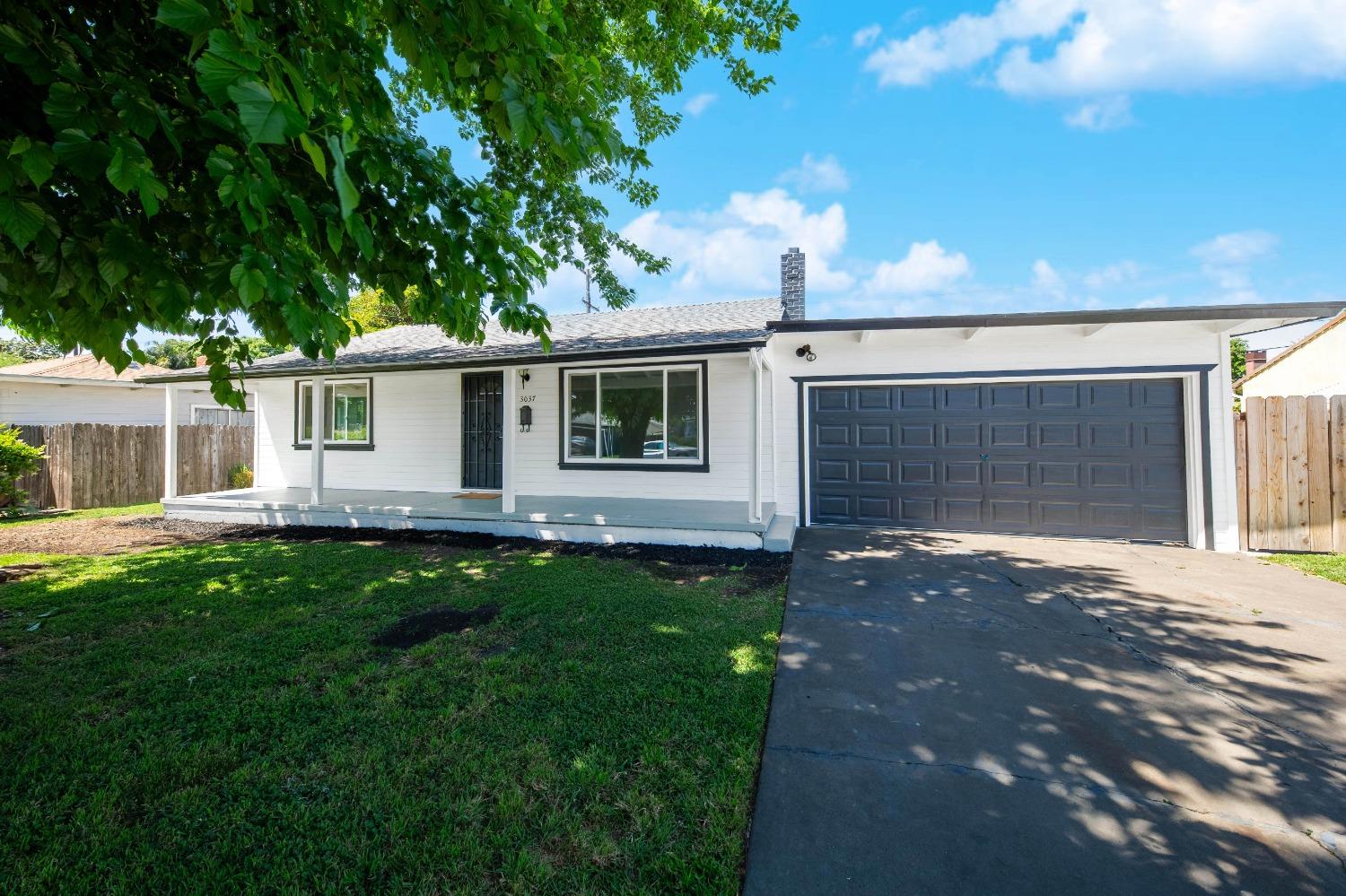 Detail Gallery Image 8 of 32 For 3037 W Monterey Ave, Stockton,  CA 95204 - 3 Beds | 1 Baths