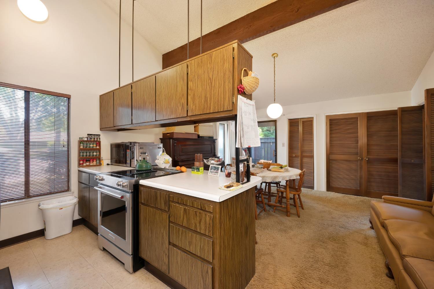 Detail Gallery Image 38 of 61 For 2473 American River Dr, Sacramento,  CA 95825 - – Beds | – Baths