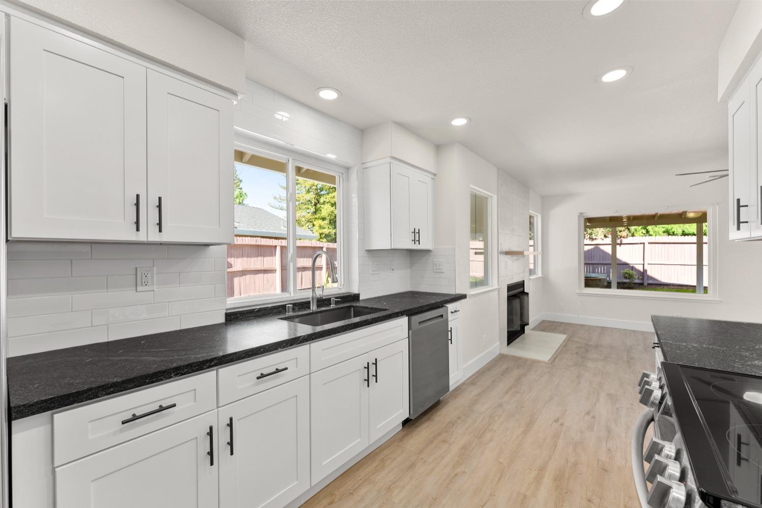 Detail Gallery Image 24 of 65 For 8340 Cypress Lake Ct, Antelope,  CA 95843 - 4 Beds | 2/1 Baths