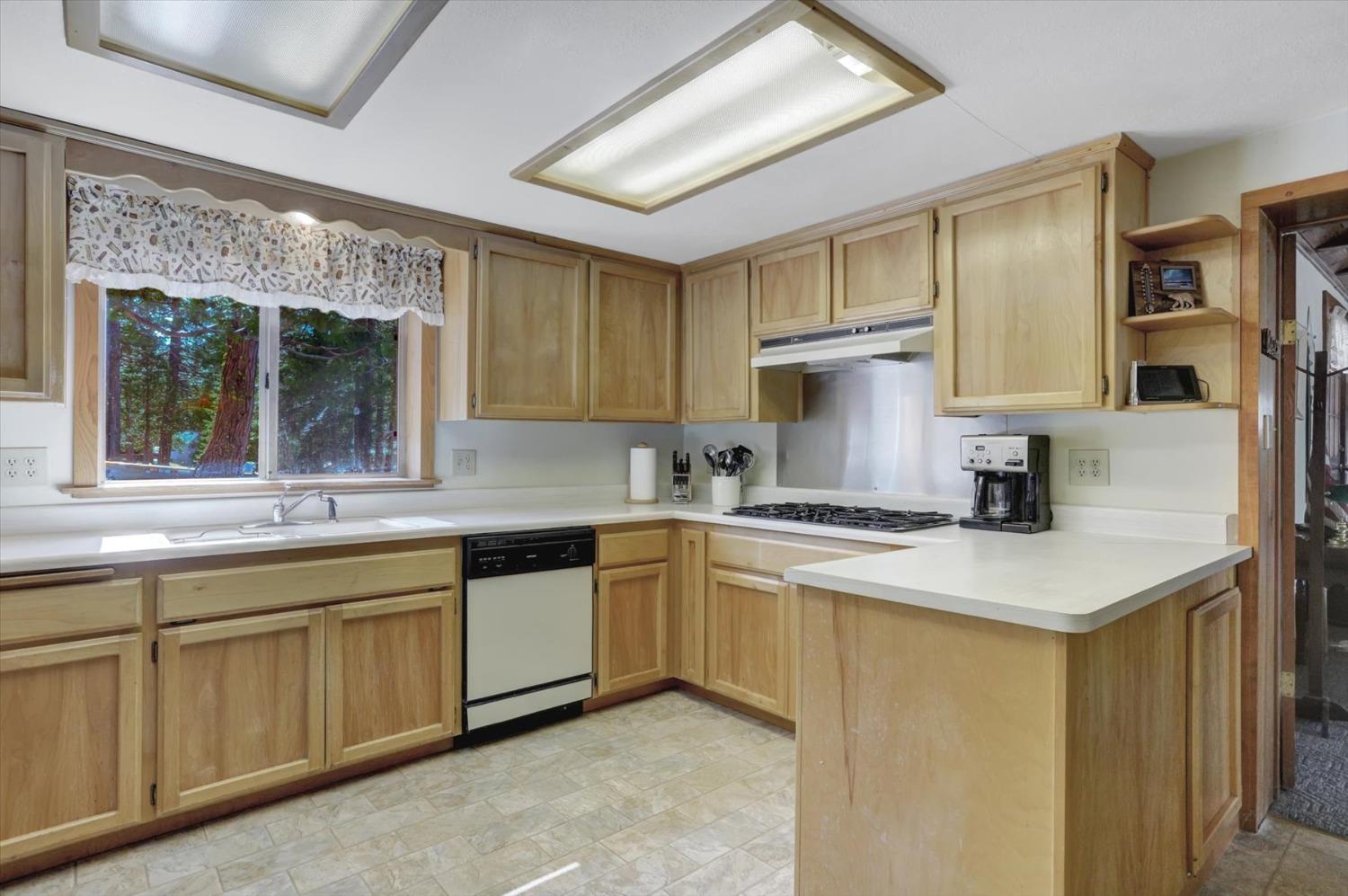 Detail Gallery Image 42 of 59 For 2051 Warren Hill Rd, Strawberry Valley,  CA 95981 - 1 Beds | 1 Baths