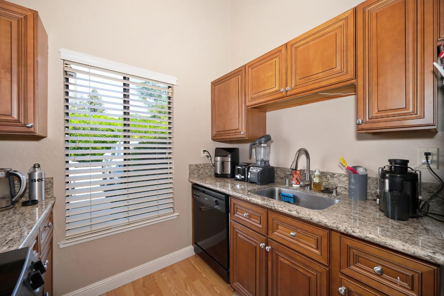 Detail Gallery Image 29 of 61 For 2473 American River Dr, Sacramento,  CA 95825 - – Beds | – Baths