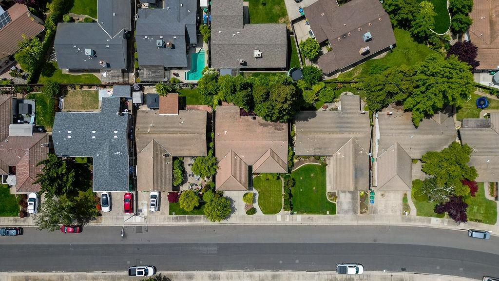 Tioga Drive, Lodi, California image 32