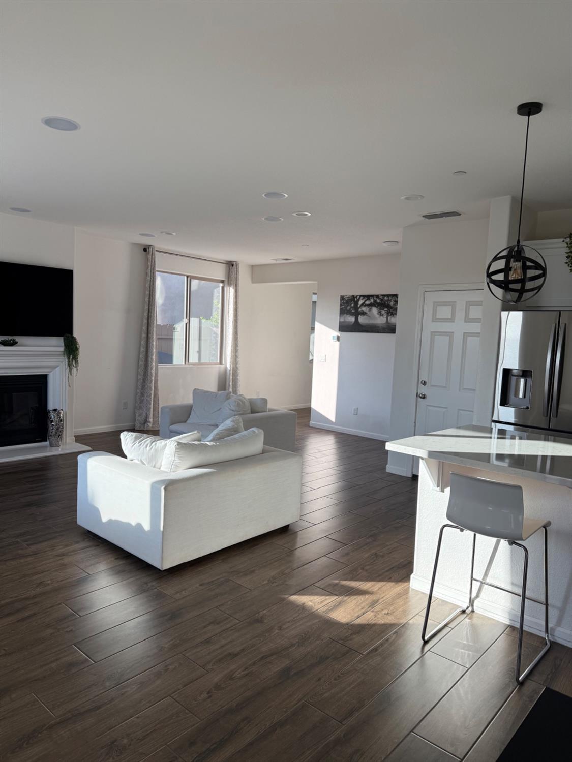Detail Gallery Image 7 of 69 For 2816 Balaton Ct, Antelope,  CA 95843 - 4 Beds | 2/1 Baths