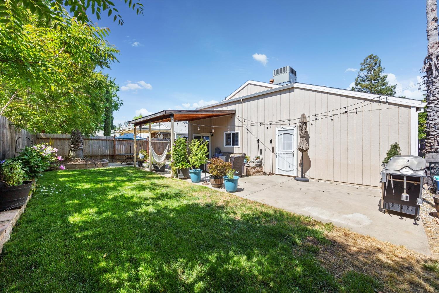 Loch Haven Way, Sacramento, California image 24