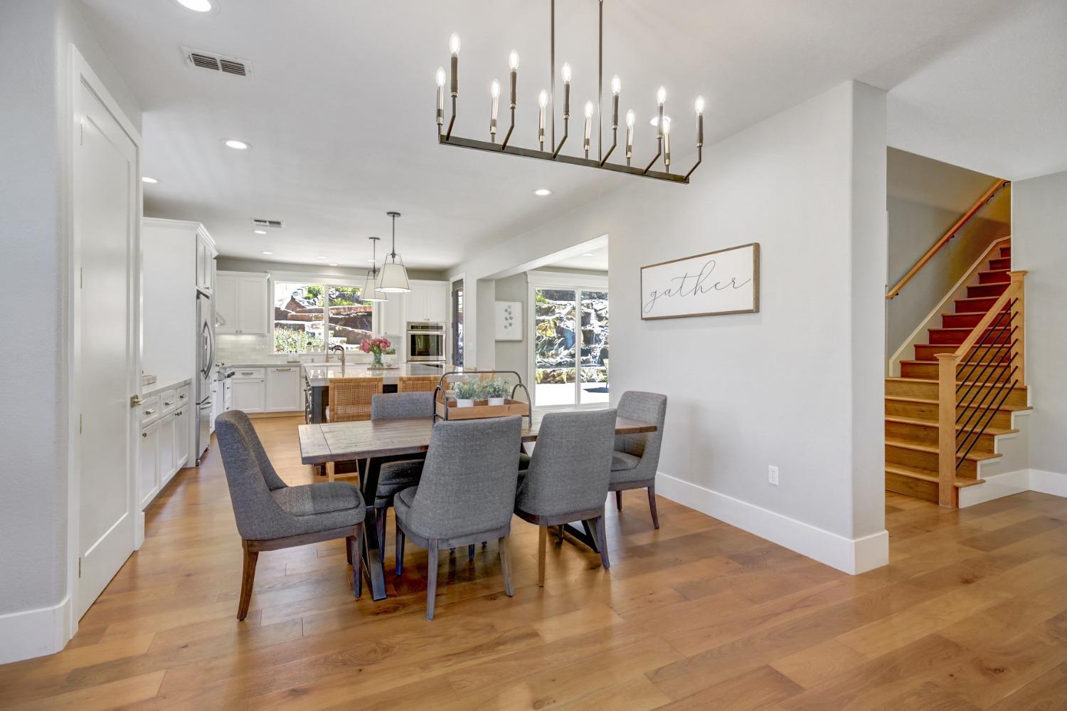 Detail Gallery Image 16 of 86 For 4133 Morningview Way, El Dorado Hills,  CA 95762 - 5 Beds | 3 Baths