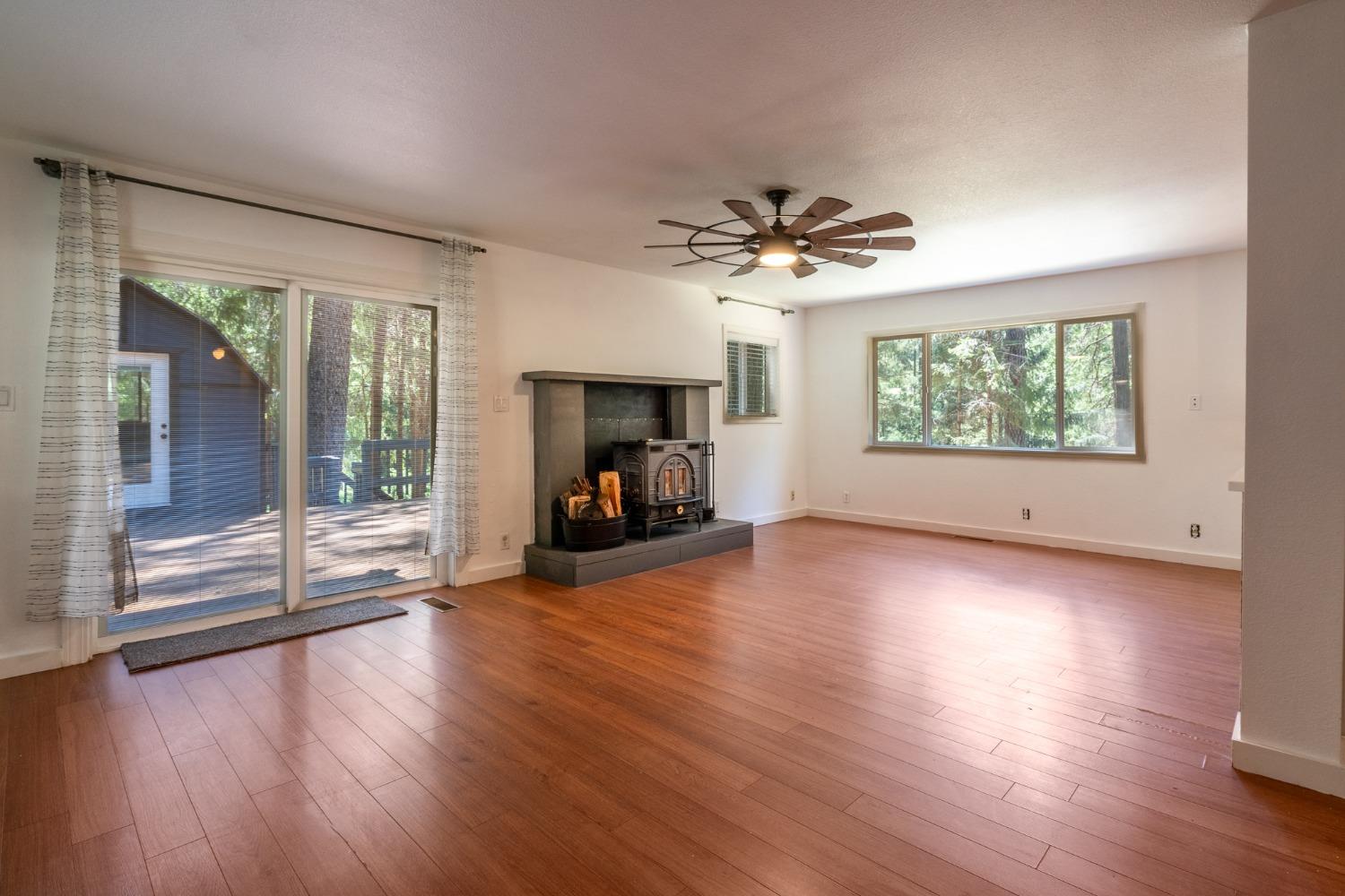 Detail Gallery Image 14 of 54 For 16199 Pioneer Creek Rd, Pioneer,  CA 95666 - 4 Beds | 2 Baths