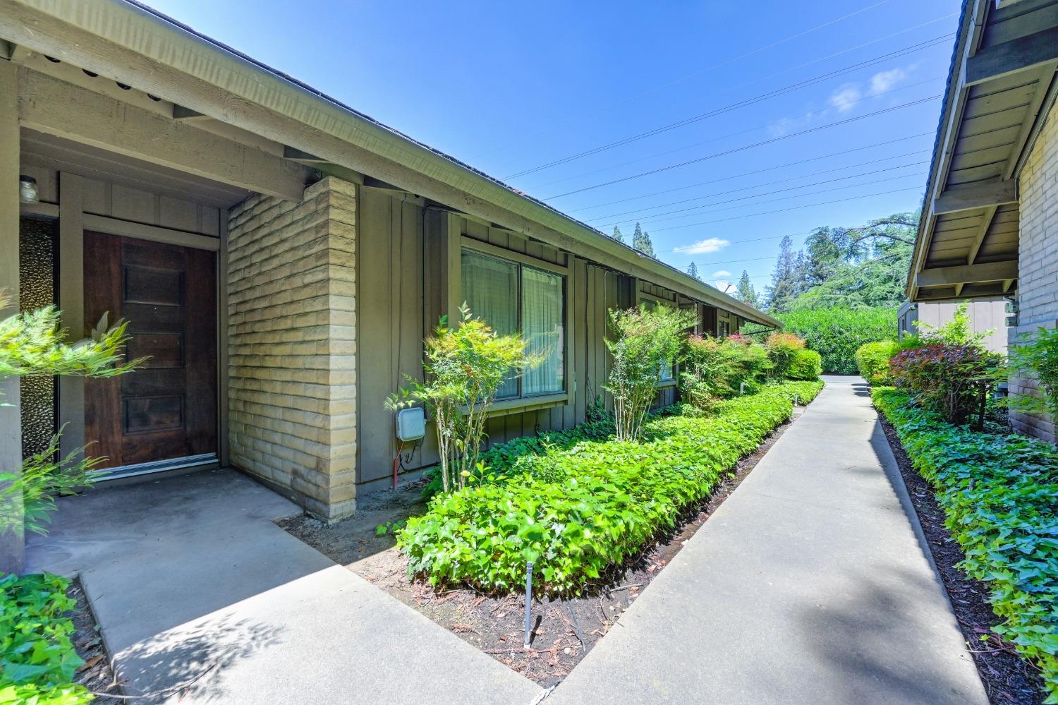 Detail Gallery Image 9 of 61 For 2473 American River Dr, Sacramento,  CA 95825 - – Beds | – Baths