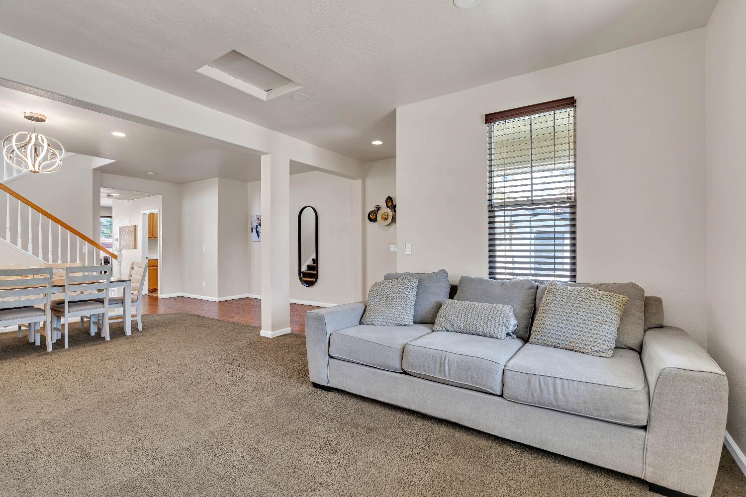 Detail Gallery Image 7 of 36 For 3819 Escena Ct, Turlock,  CA 95382 - 5 Beds | 3 Baths