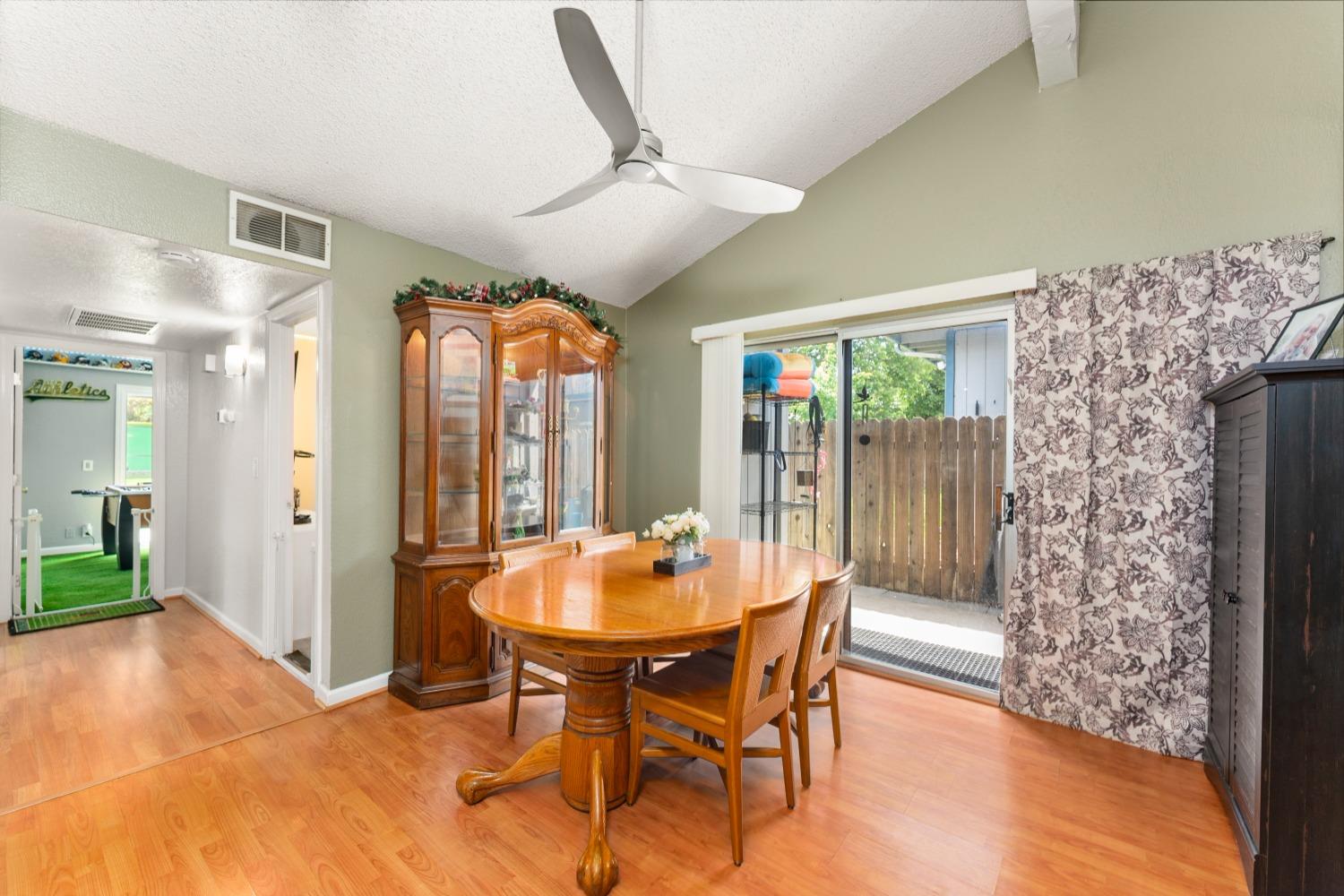 property-img