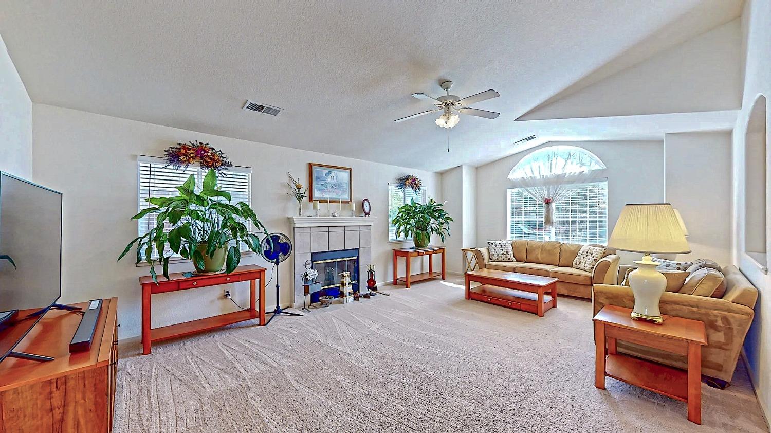 Detail Gallery Image 7 of 35 For 6007 Lenay Way, Riverbank,  CA 95367 - 3 Beds | 2 Baths
