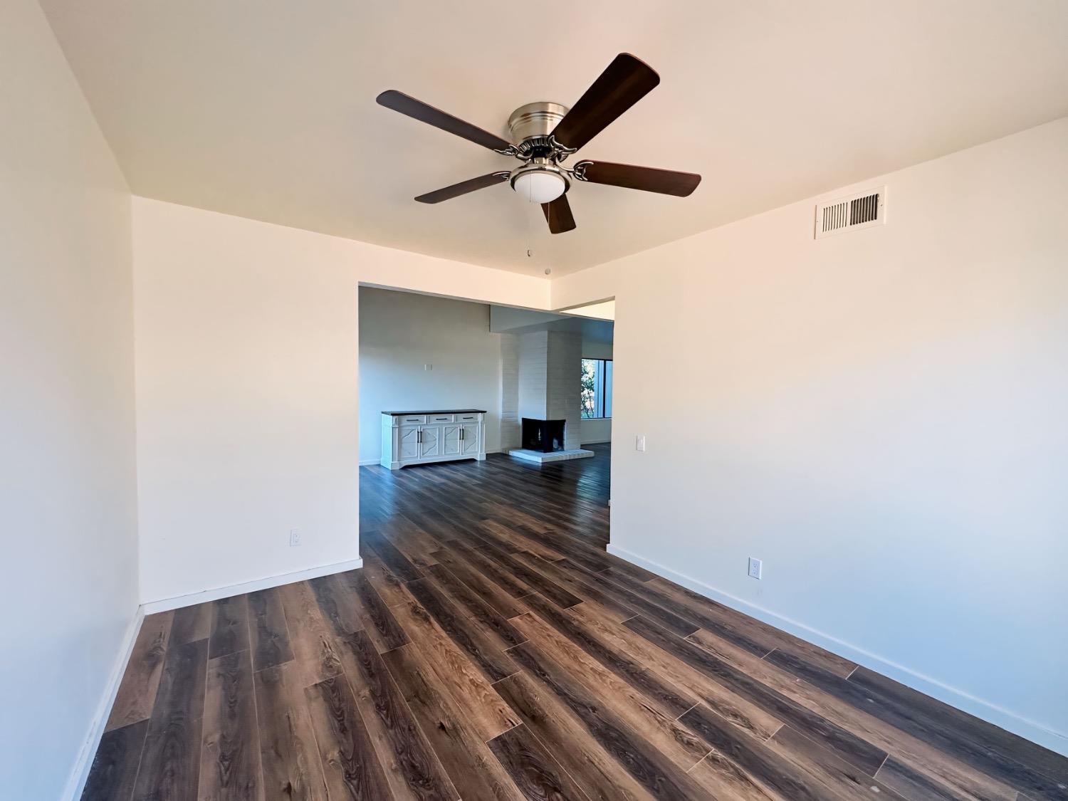 Photo #9: 225057588 Listing: Photo #9
