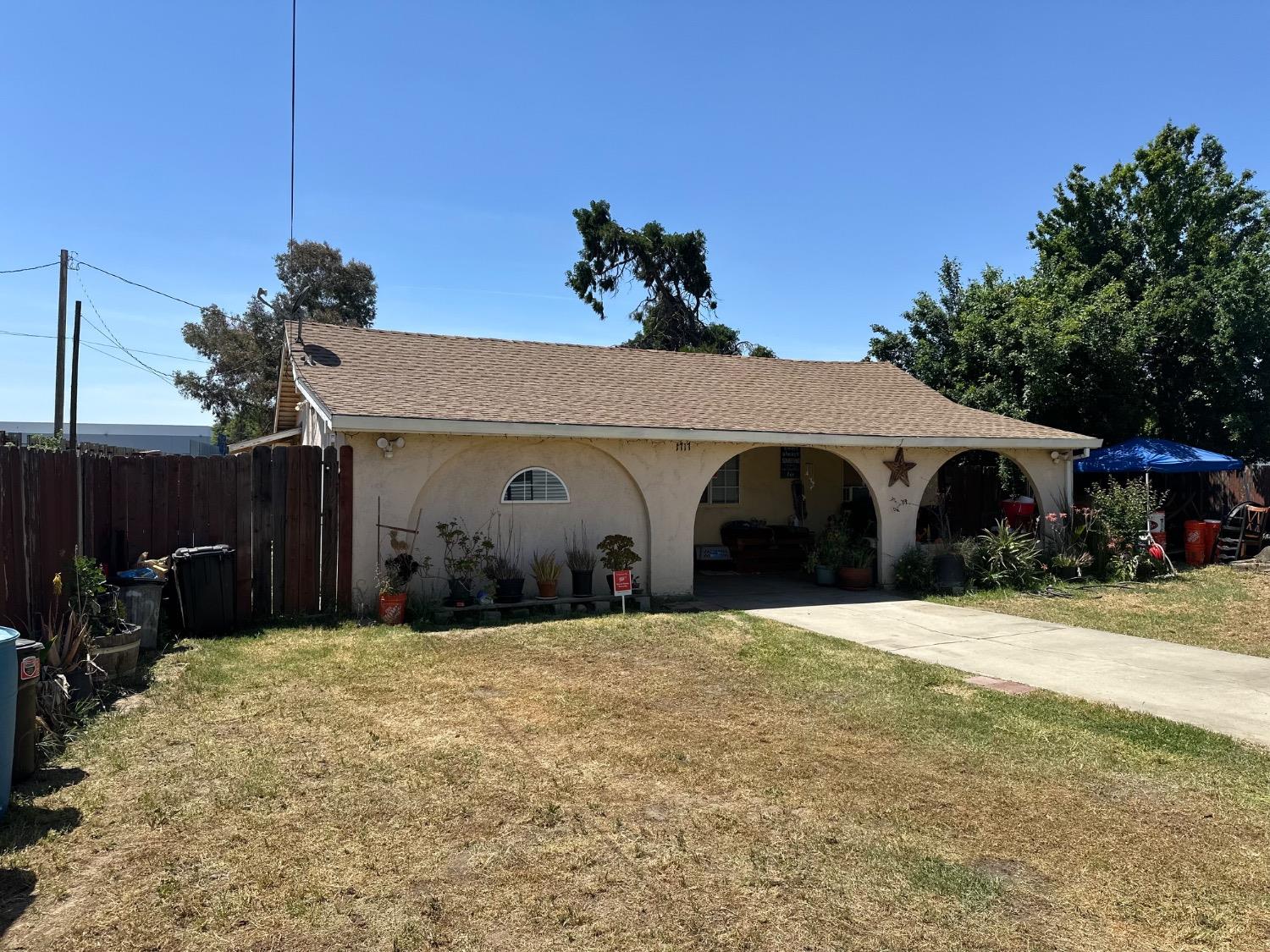 Detail Gallery Image 3 of 26 For 1717 Midway Ave, Modesto,  CA 95358 - 2 Beds | 2 Baths