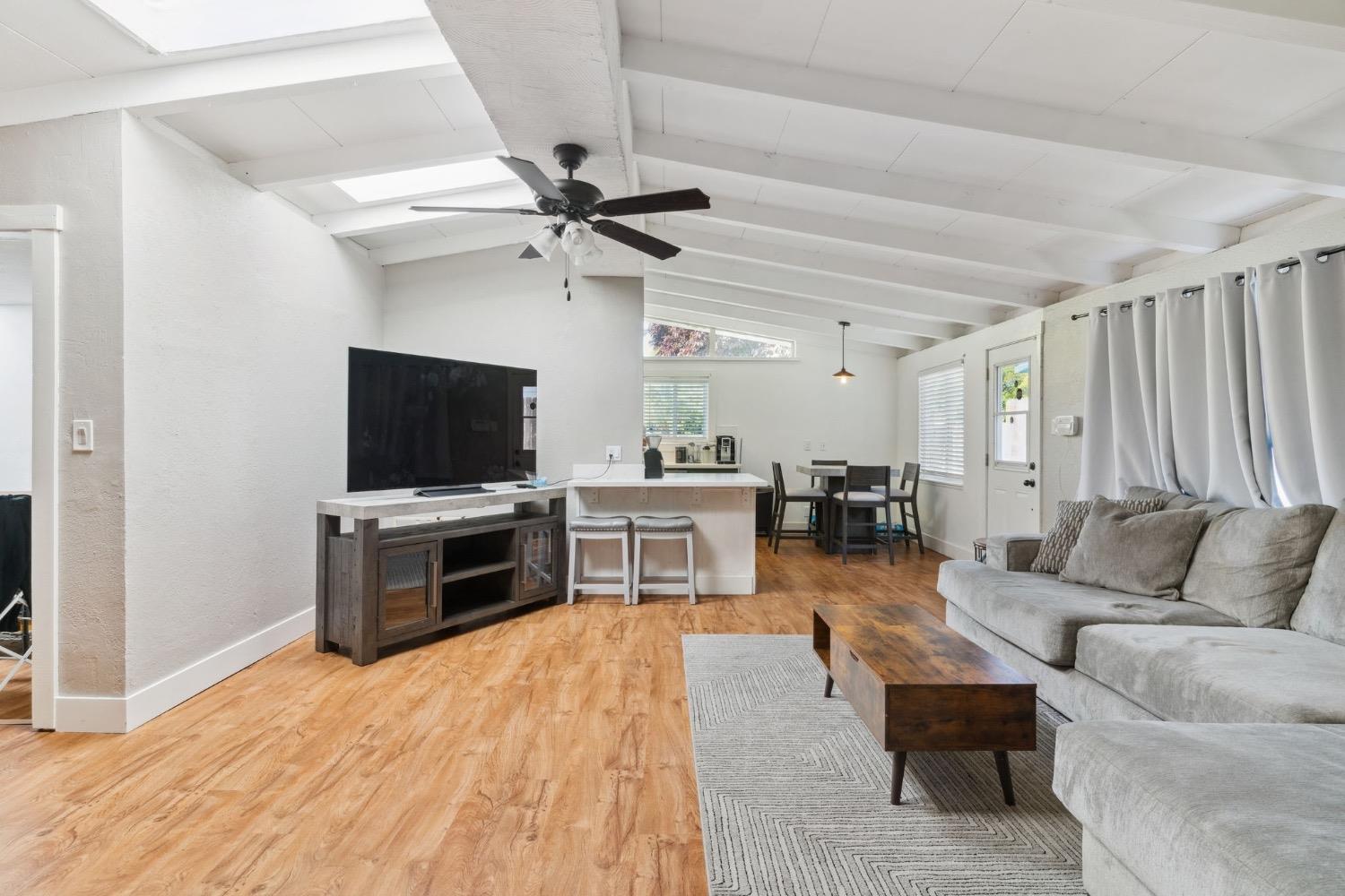 Detail Gallery Image 16 of 41 For 605 W Hampton Dr, Roseville,  CA 95678 - 4 Beds | 2 Baths