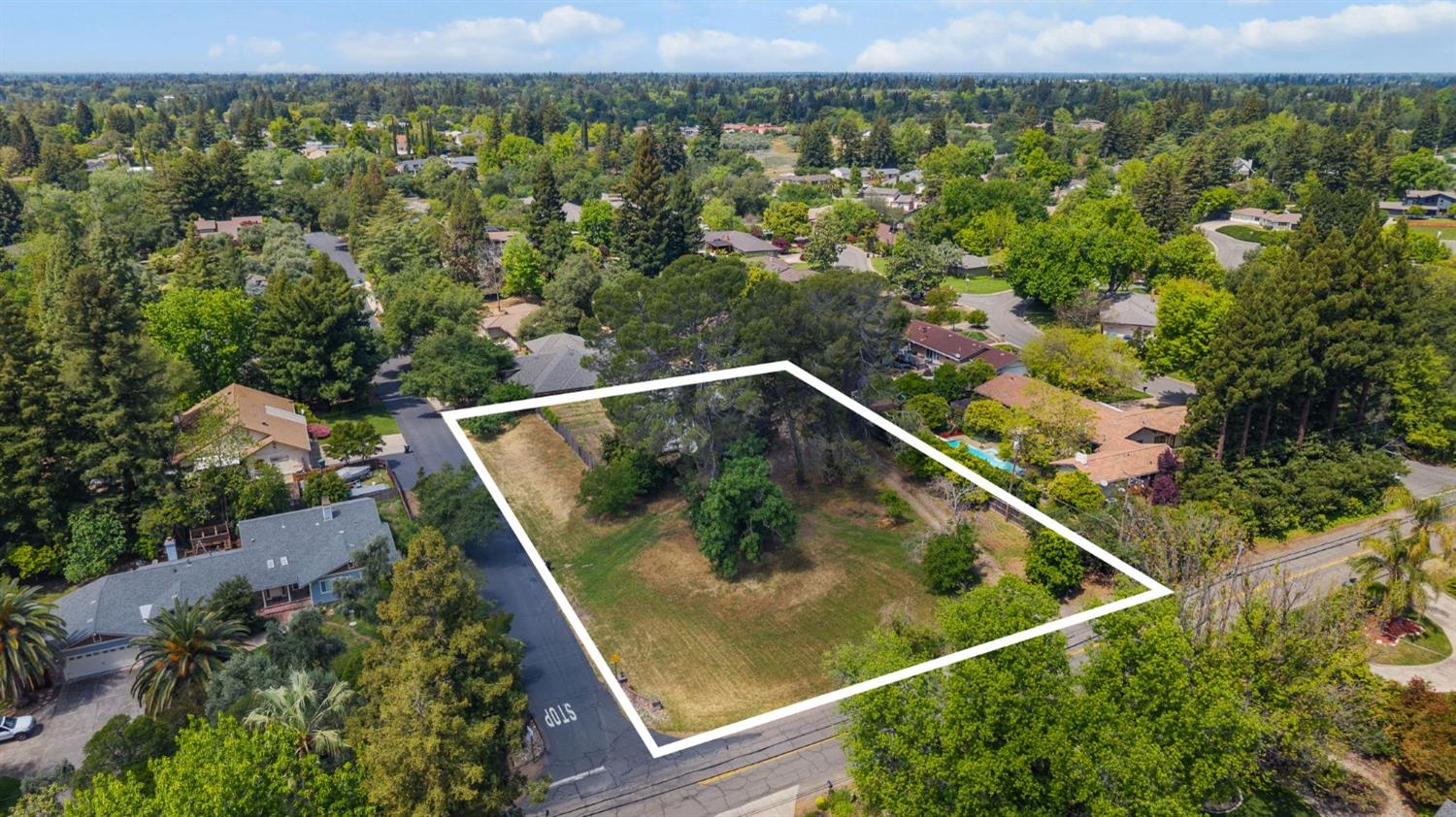 Detail Gallery Image 26 of 31 For 4615 Illinois Ave, Fair Oaks,  CA 95628 - 4 Beds | 1/2 Baths