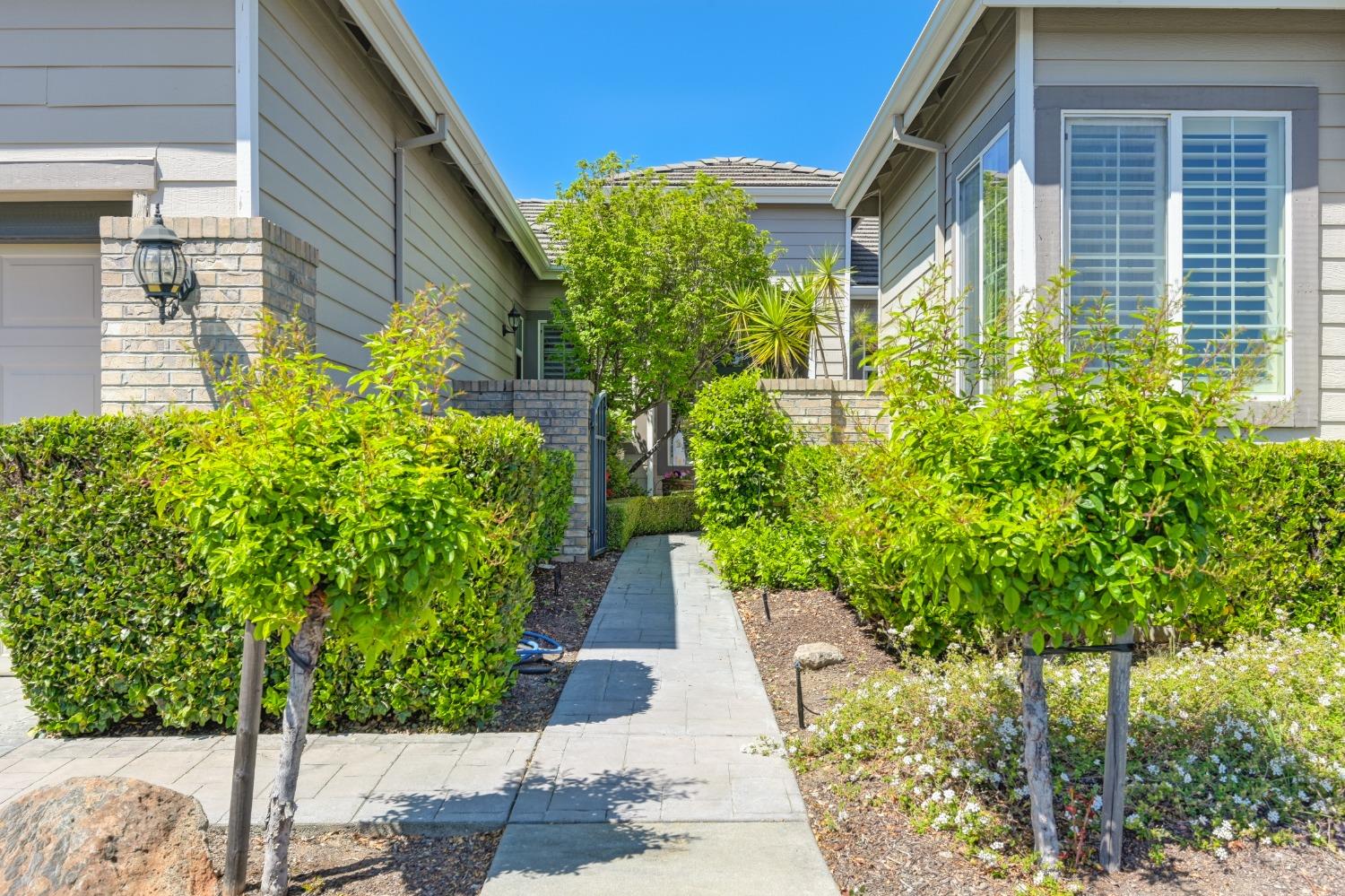 Detail Gallery Image 3 of 42 For 11017 Blue Wing Pl, Auburn,  CA 95603 - 4 Beds | 2/1 Baths