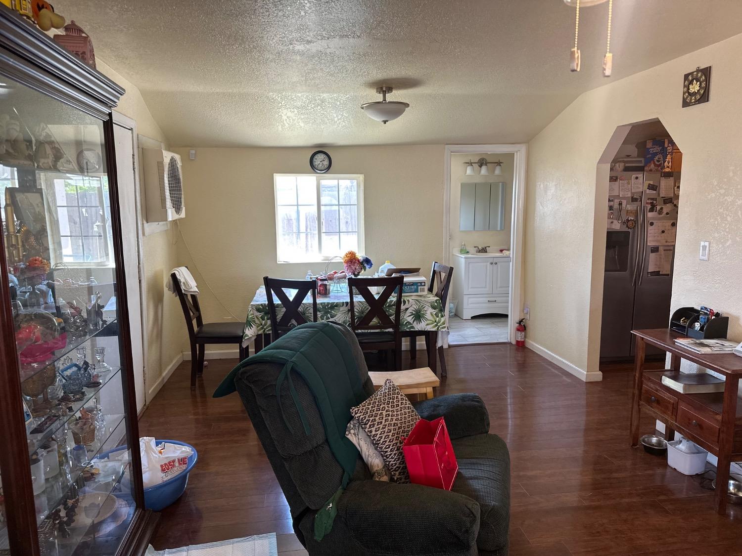 Detail Gallery Image 9 of 26 For 1717 Midway Ave, Modesto,  CA 95358 - 2 Beds | 2 Baths