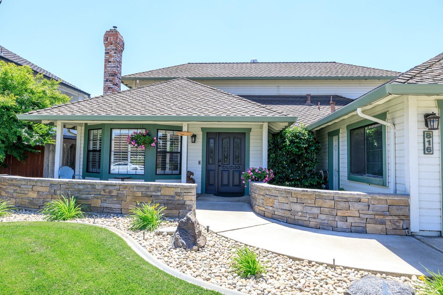 Detail Gallery Image 5 of 44 For 816 Jordanolo Dr, Ripon,  CA 95366 - 3 Beds | 2 Baths